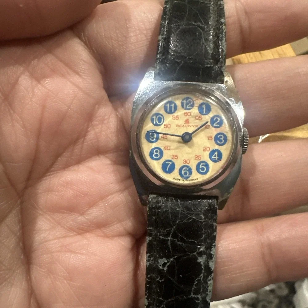 Vintage Rare BEAUWYN Manual Wind Ladies Watch Silver Germany 26mm‎ Read Descrptn